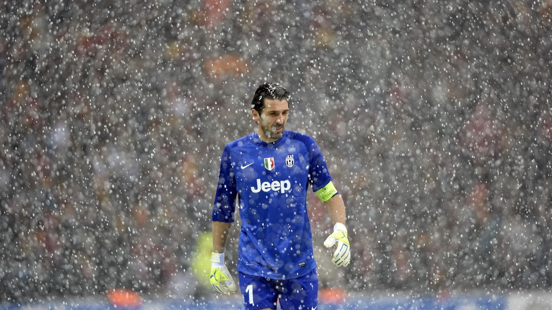 开云体育-红牌迷雾与蓝色闪电，当莫德里奇倒下，哈兰德如何完成史诗逆转，魔笛红牌成迷雾，哈兰德蓝色闪电逆转史诗